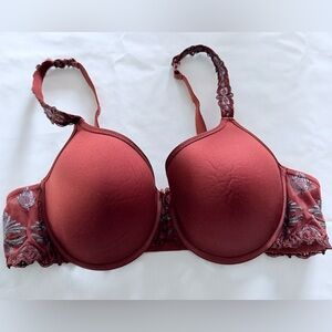 Preowned Chantelle Women's Padded Lace-Trim Comfortable Gorgeous Bra Sz 38C